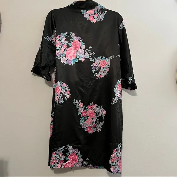 Floral Robe - Picture 2 of 4